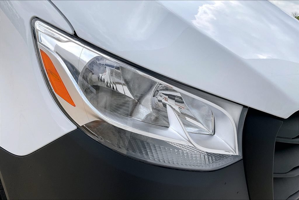 New 2025 Arctic White Mercedes-Benz  image 30