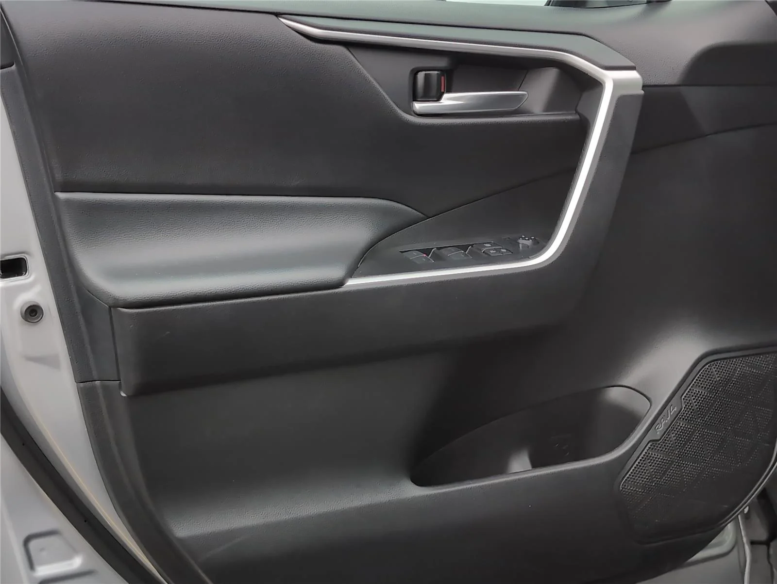 Used 2024 Silver Sky Metallic Toyota XLE image 15