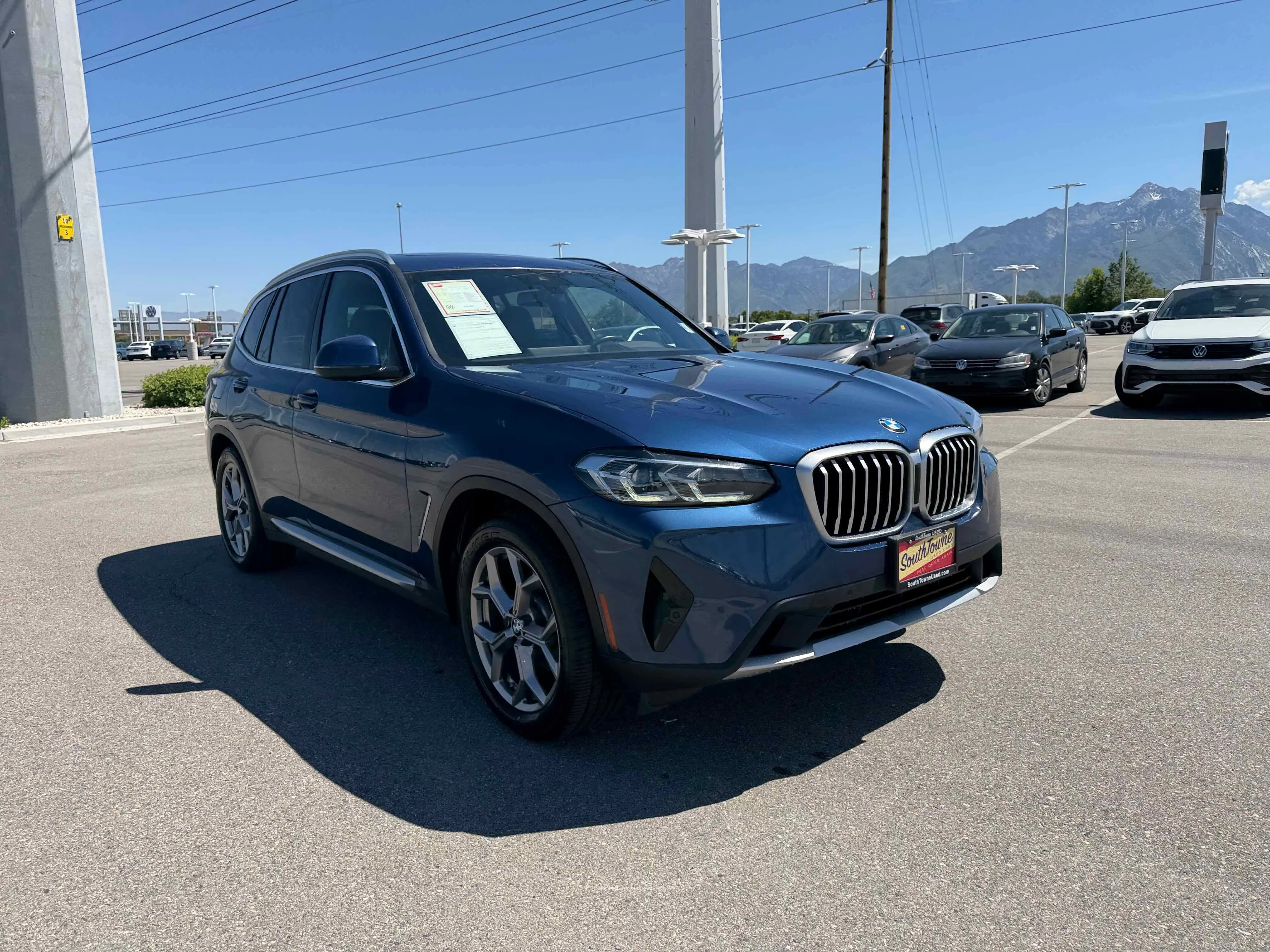 Used 2023 Phytonic Blue Metallic BMW xDrive30i image 9