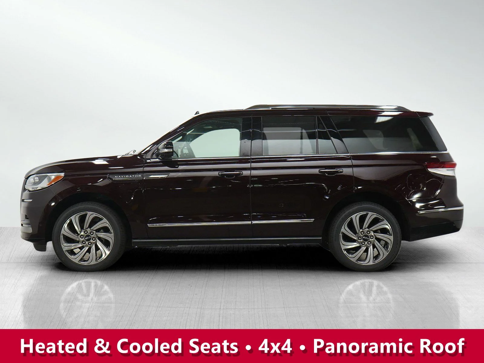 Used 2023 Lincoln Navigator Reserve with VIN 5LMJJ2LG0PEL15201 for sale in Burnsville, Minnesota