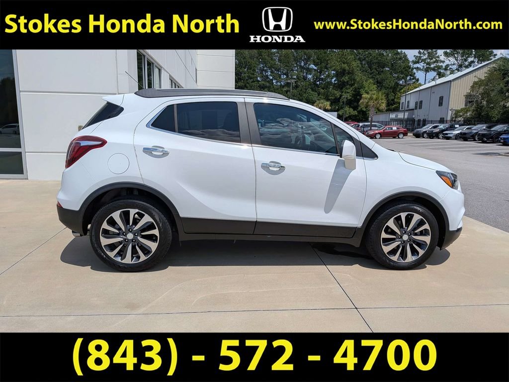 Used 2021 White Buick Preferred image 10