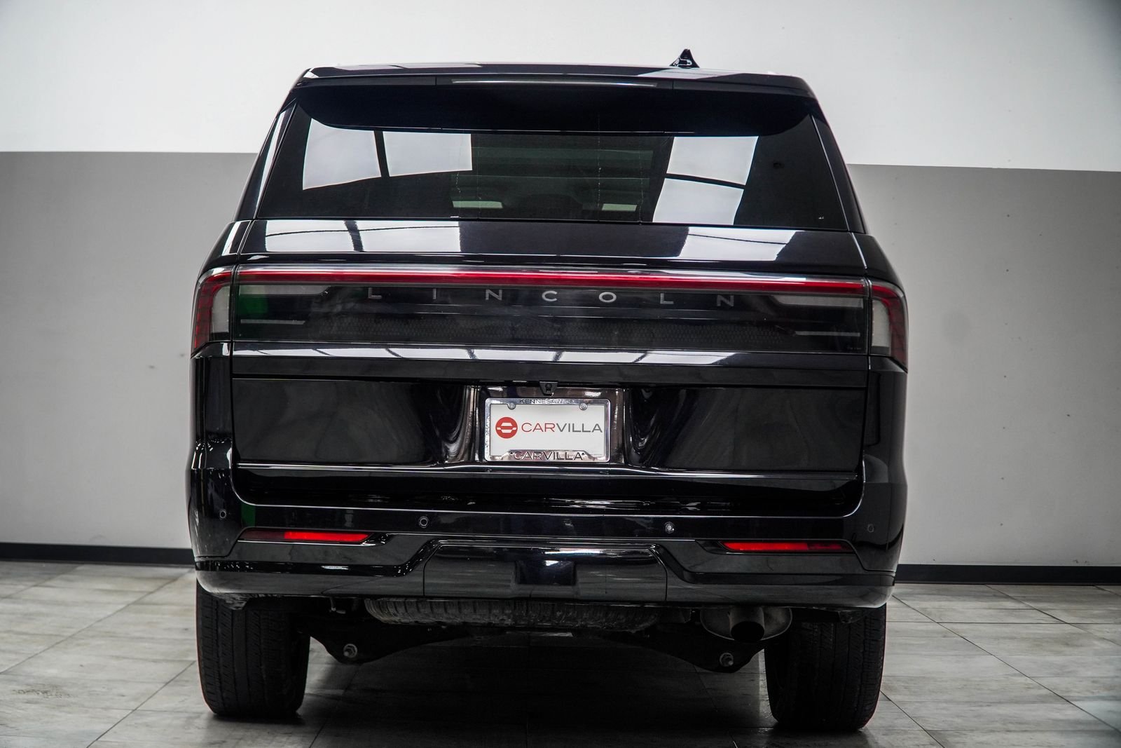 Used 2025 Black Lincoln Reserve image 12