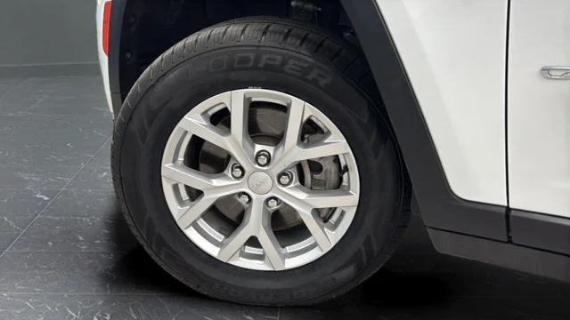Used 2023 Bright White Clearcoat Jeep Limited image 40