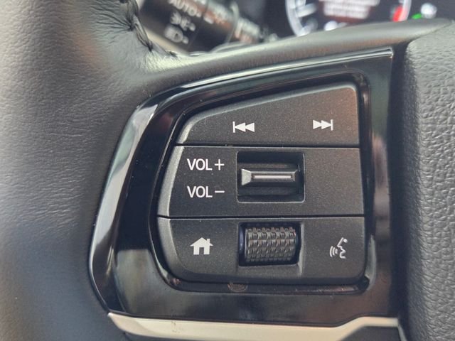 Used 2025 Silver Honda Touring image 29