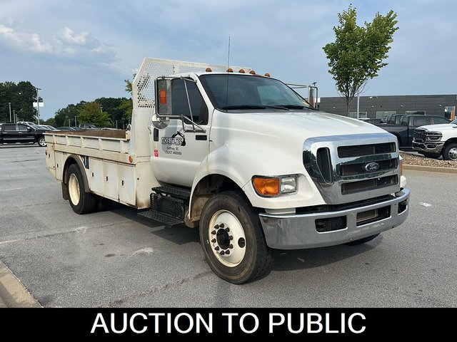 2015 Ford Super Duty F-750 Straight Frame XL