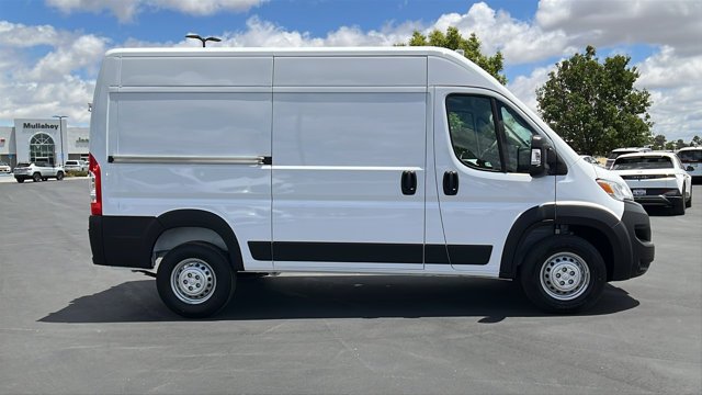 New 2026 Bright White Clearcoat RAM Tradesman image 2