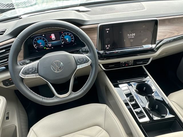 New 2026 Silver Volkswagen 2.0T SE w/Technology image 29