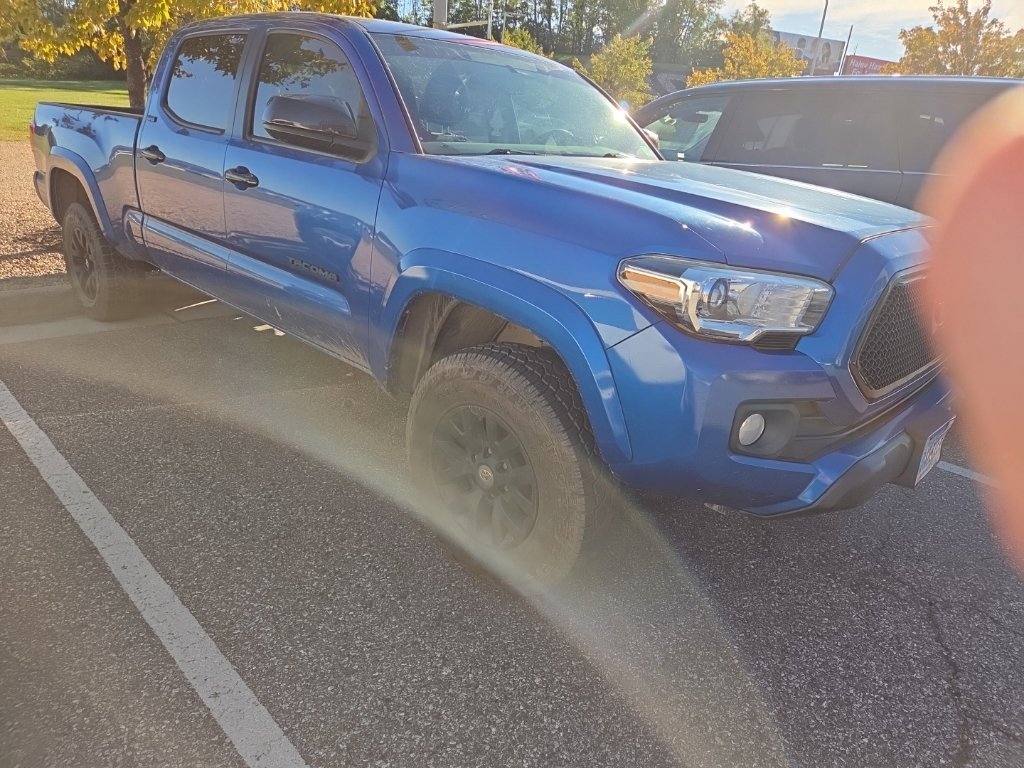 Used 2017 Blue Toyota SR5 image 1