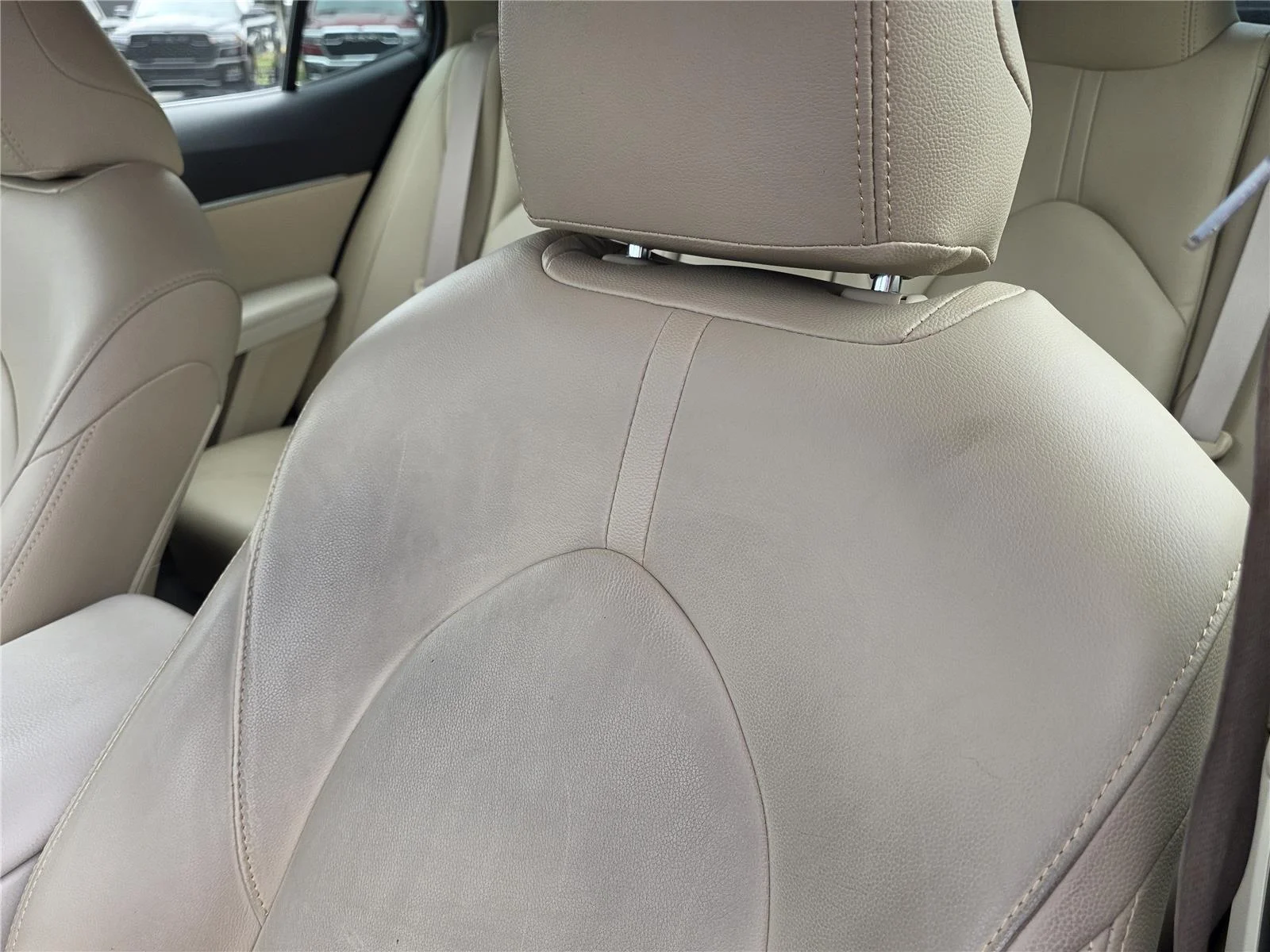 Used 2018 Super White Toyota LE image 25