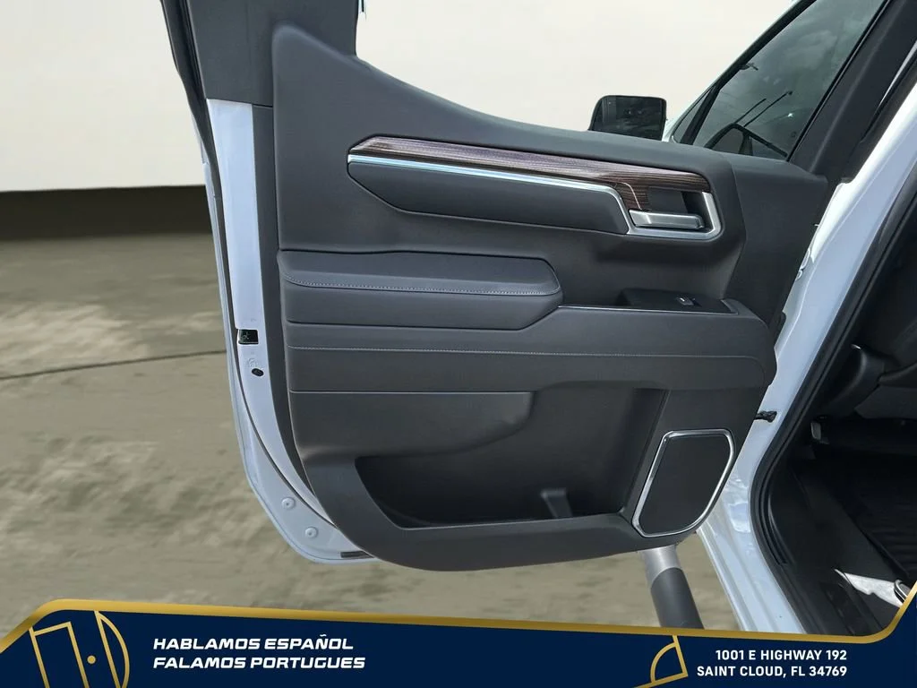 Used 2026 Summit White Chevrolet RST image 21