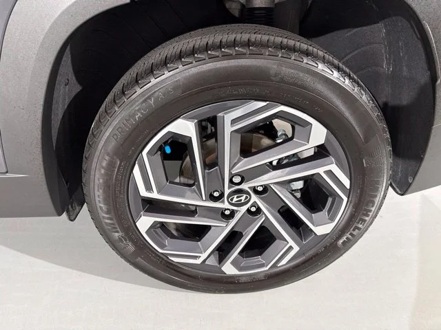 Used 2025  Hyundai Limited image 7
