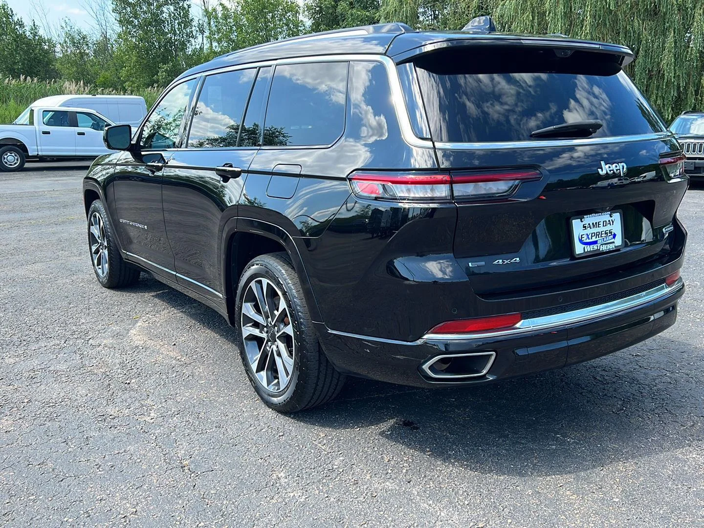 Used 2021 Diamond Black Crystal Pearlcoat Jeep Overland image 5