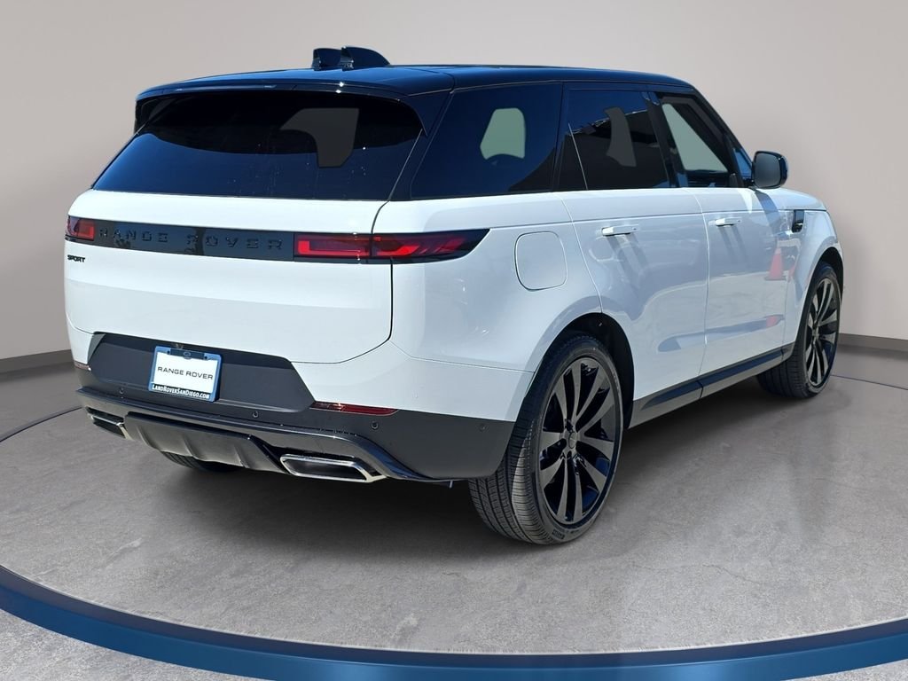 New 2026 Fuji White Land Rover SE image 5