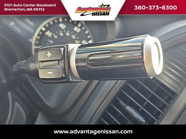 Used 2022 Glacier White Nissan SV image 17