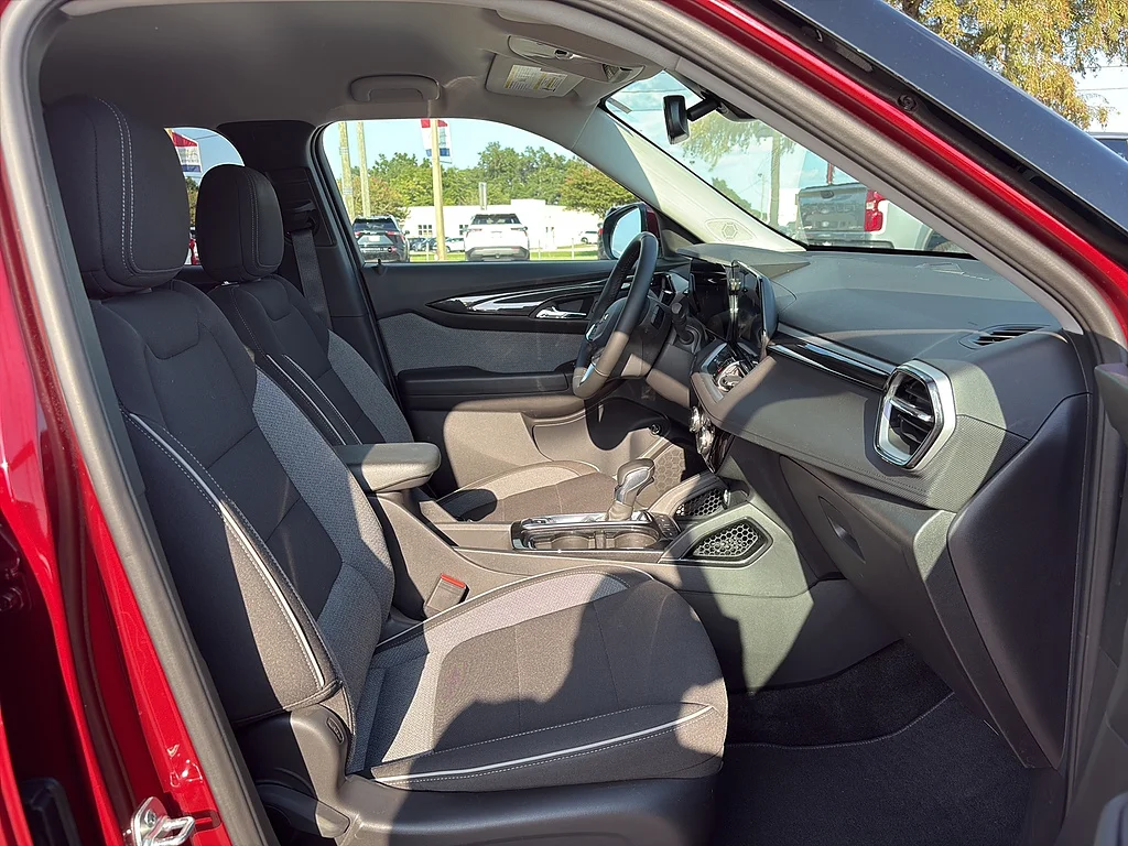 Used 2025 Crimson Metallic Chevrolet  image 16