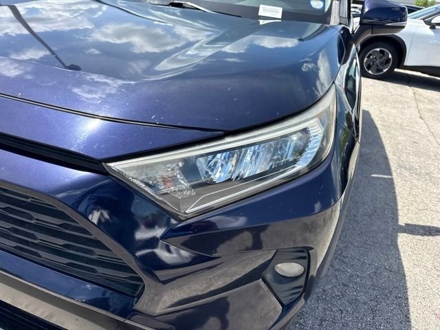 Used 2019  Toyota XLE image 18