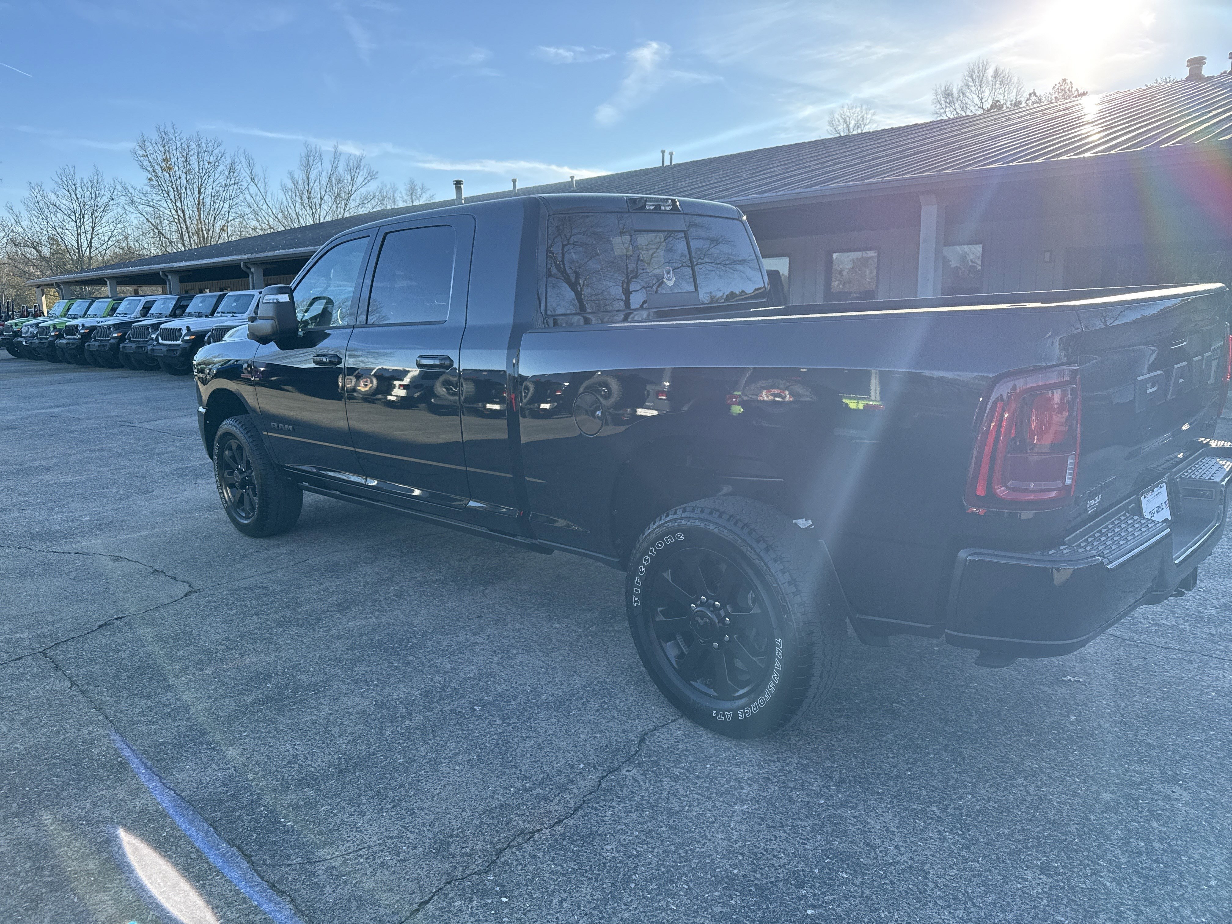 New 2026 Diamond Black Crystal Pearl-Coat Exterior Paint RAM Laramie image 4