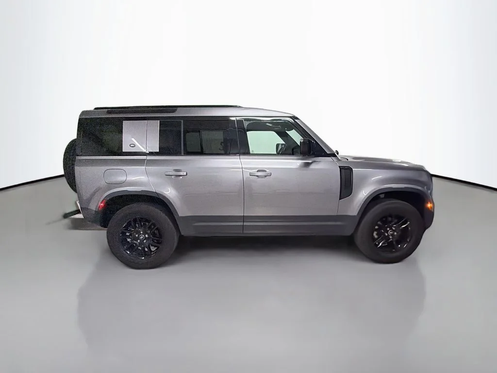 Used 2023 Gray Land Rover Standard image 8