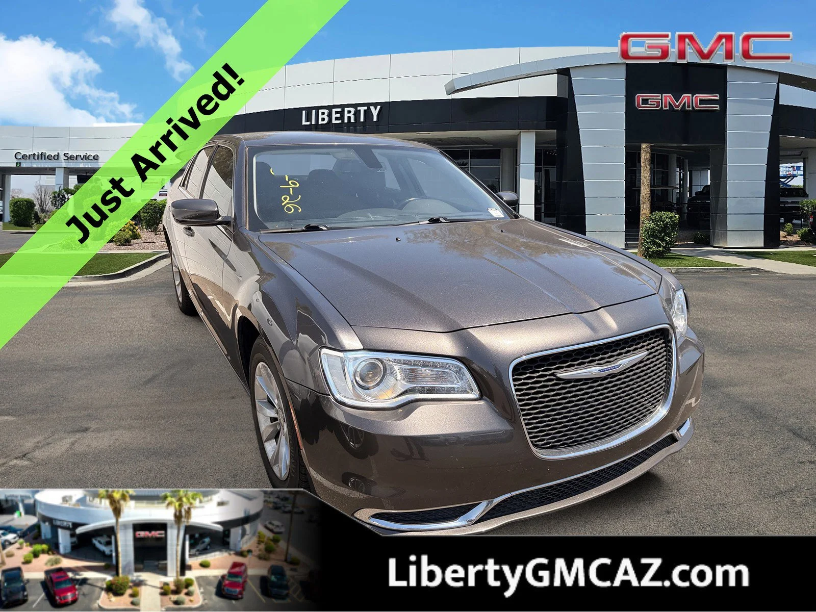 2020 Chrysler 300 Touring's photo