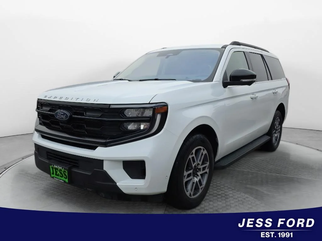 Used 2025 Oxford White Ford Active image 1