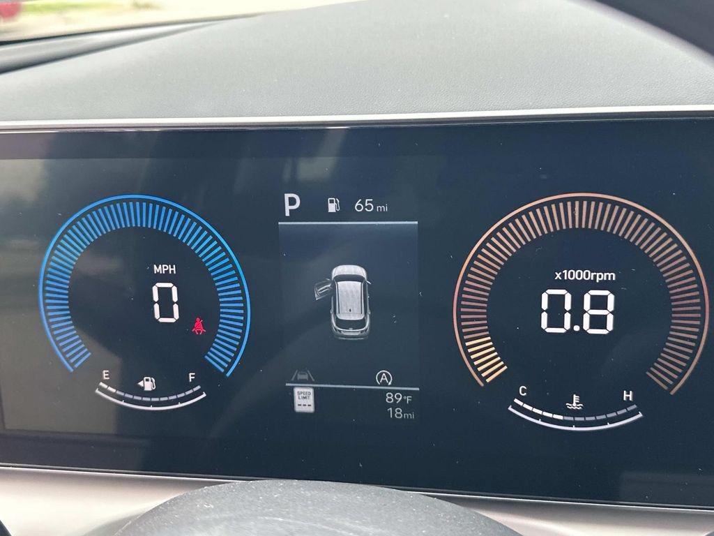 New 2026 Black Hyundai SE FWD image 28