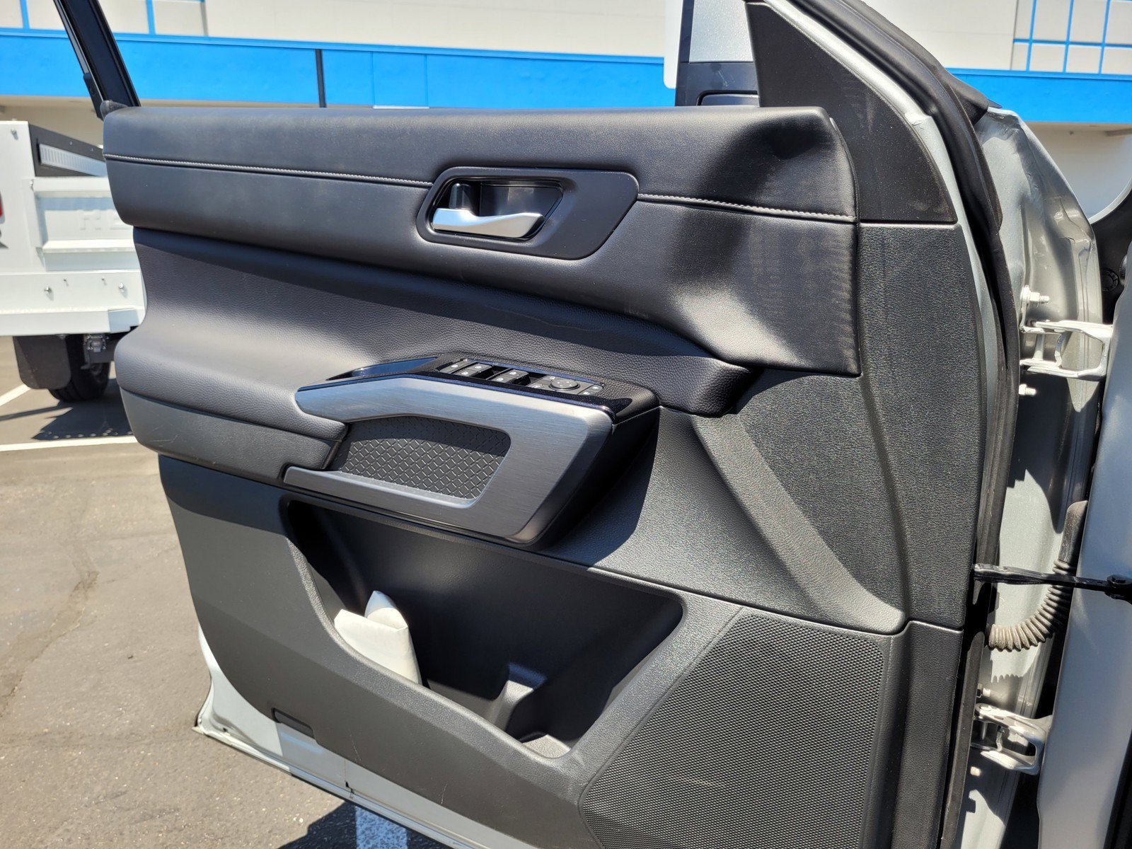 2025 Nissan Pathfinder SL - Photo 26