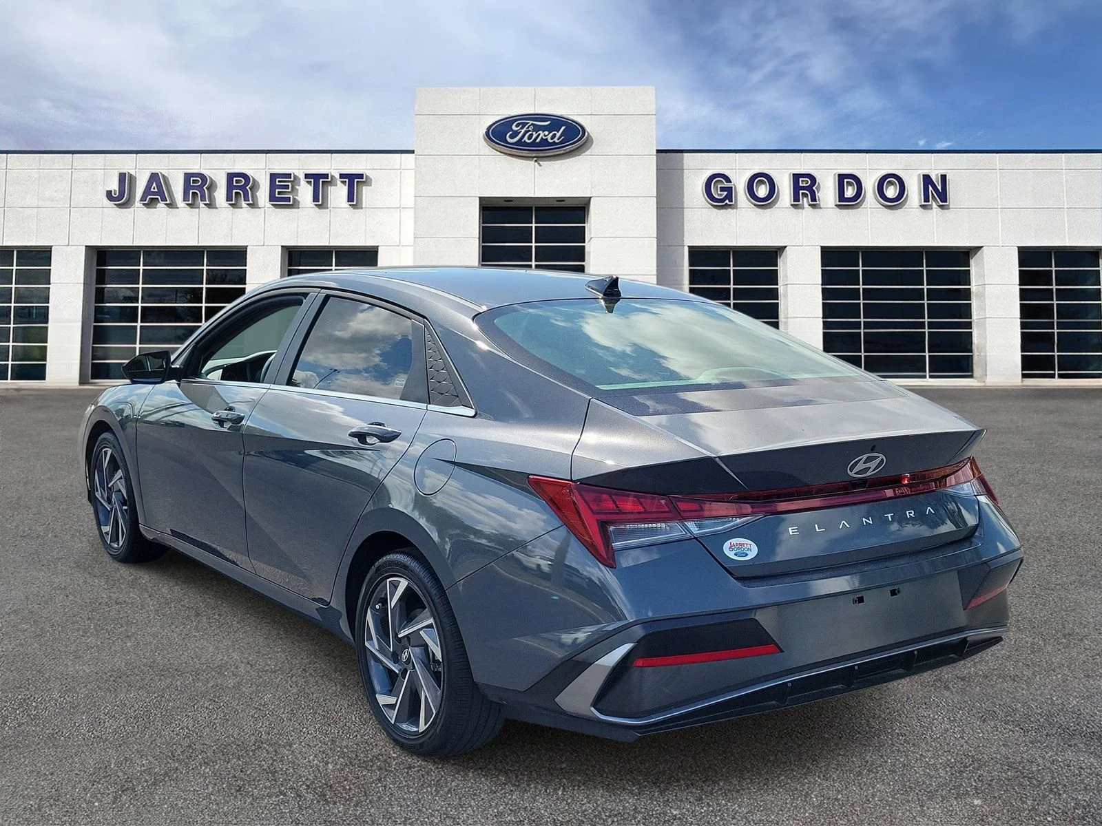 Certified Used 2025 Gray Hyundai SEL Convenience image 3