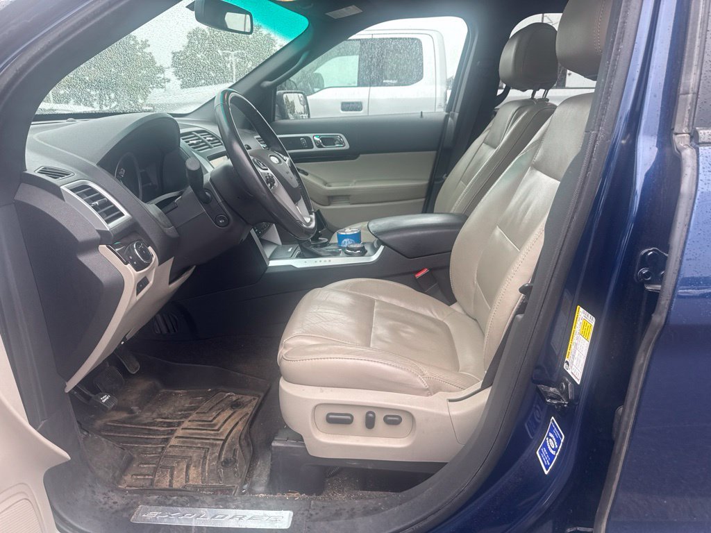 Used 2012 Blue Ford Limited image 7