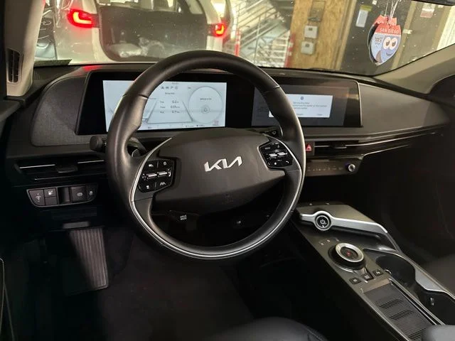 Certified Used 2024 White Kia Light image 6