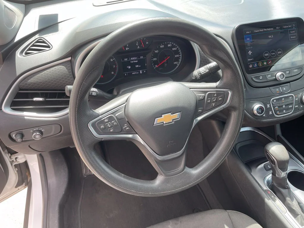 Used 2023 Summit White Chevrolet LT image 14