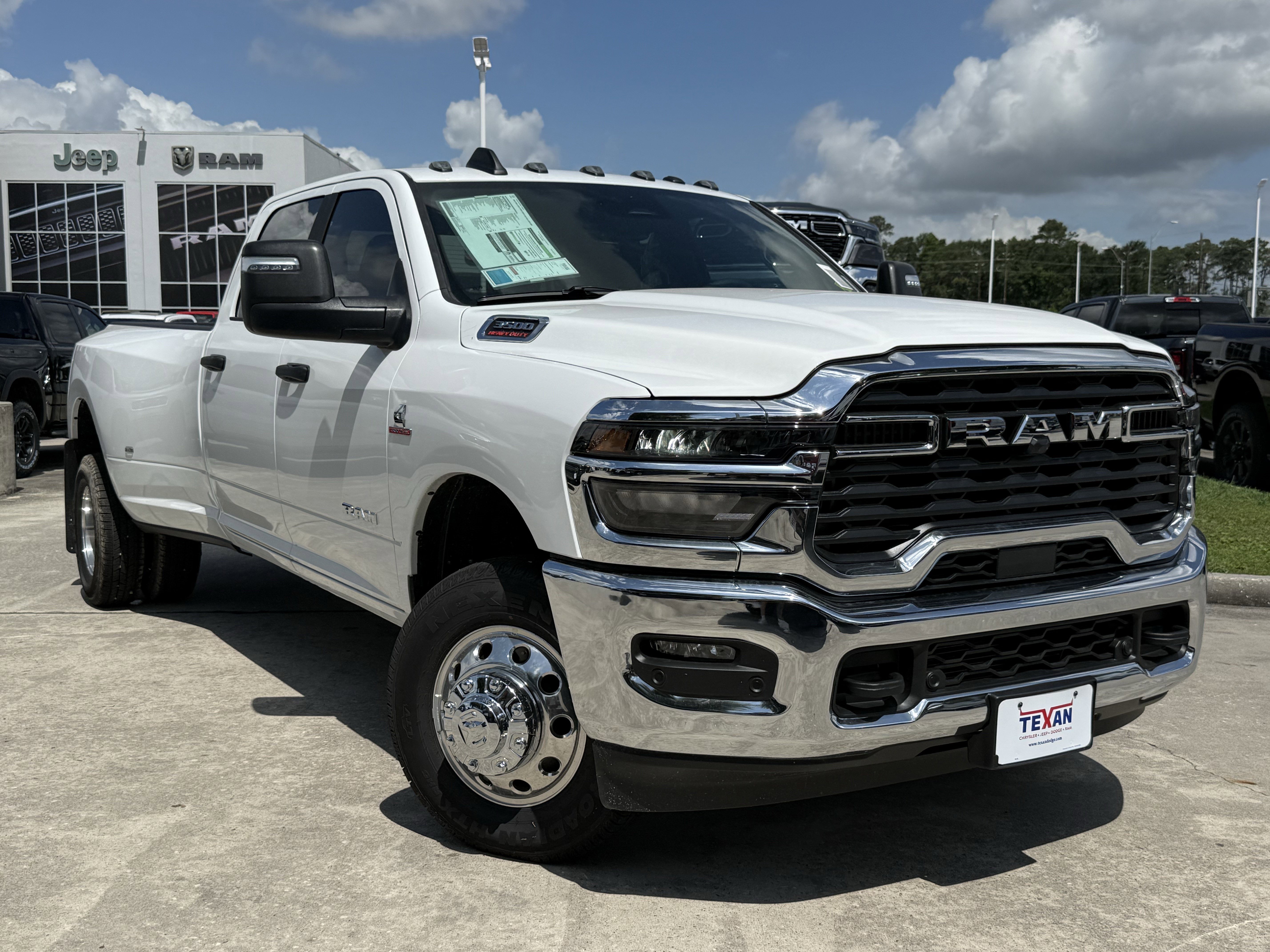 New 2026 Bright White Clear-Coat Exterior Paint RAM Lone Star image 2