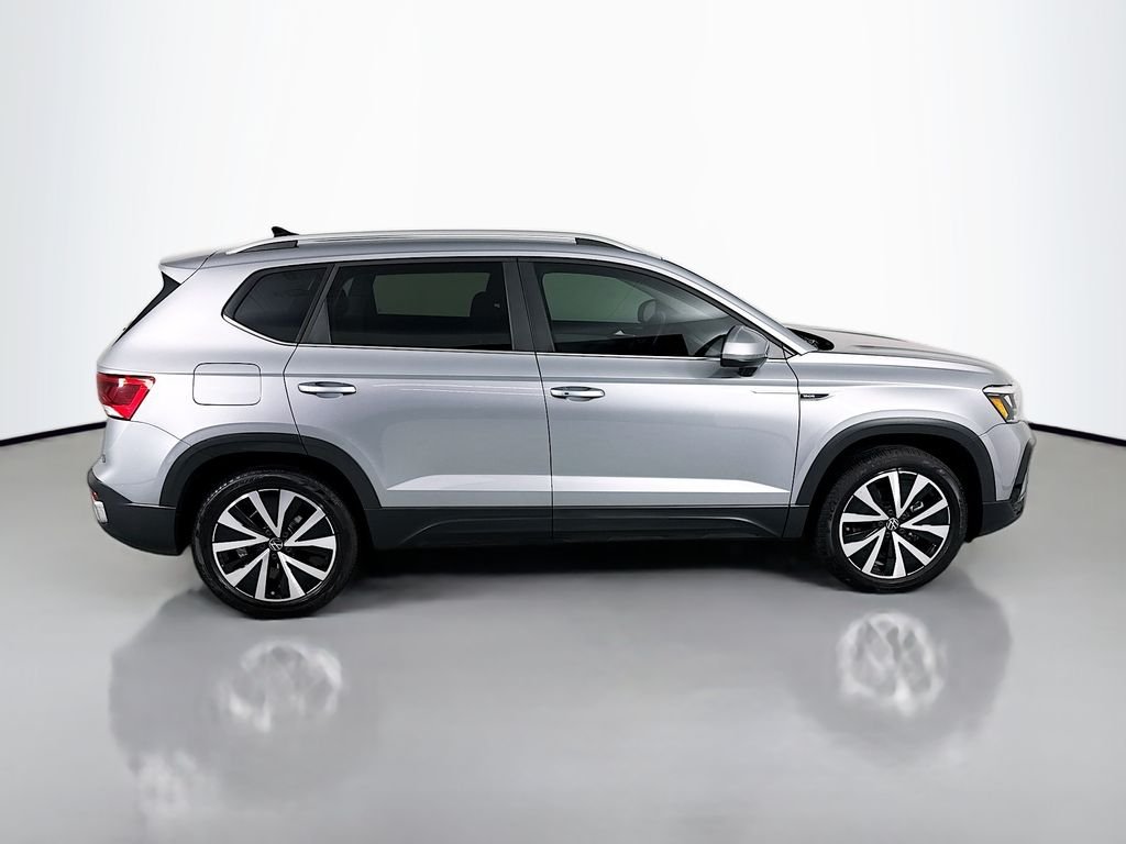 Used 2023 Silver Volkswagen 1.5T SE image 8