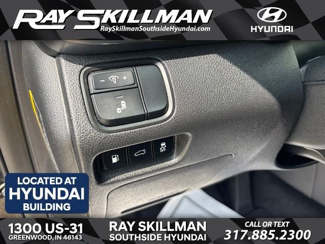 Used 2016 Black Kia EX image 15