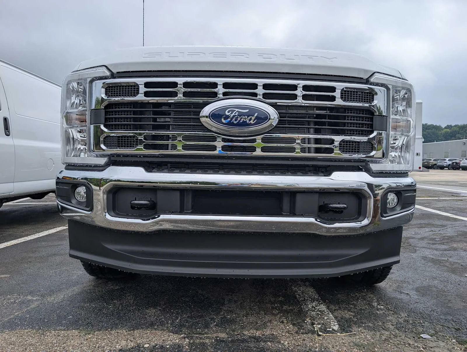 New 2026 Oxford White Ford F-250® XLT image 2