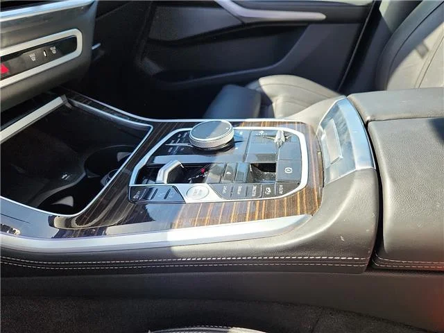 Used 2025 Alpine White BMW xDrive50e All-Wheel Drive Sports Activity Vehicle image 19