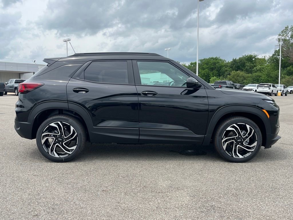 New 2026 Mosaic Black Metallic Chevrolet RS image 6