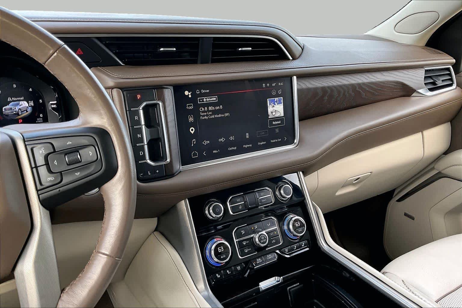 Used 2022 White Frost Tricoat GMC Denali image 7