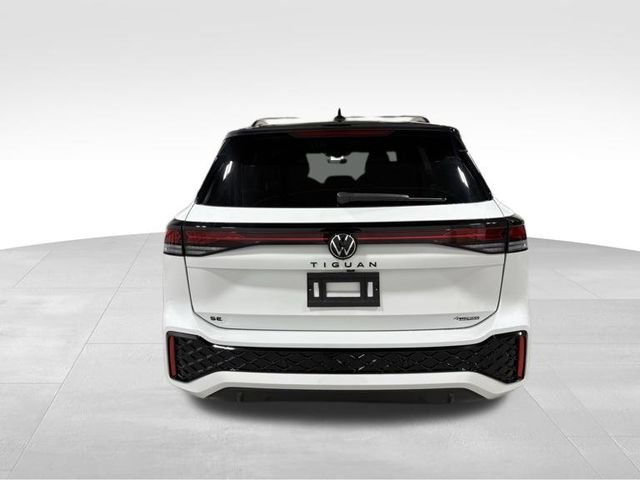 New 2026 White/off-white Volkswagen 2.0T SE R-Line Black image 4