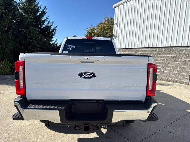 New 2027 Oxford White Ford Lariat image 5