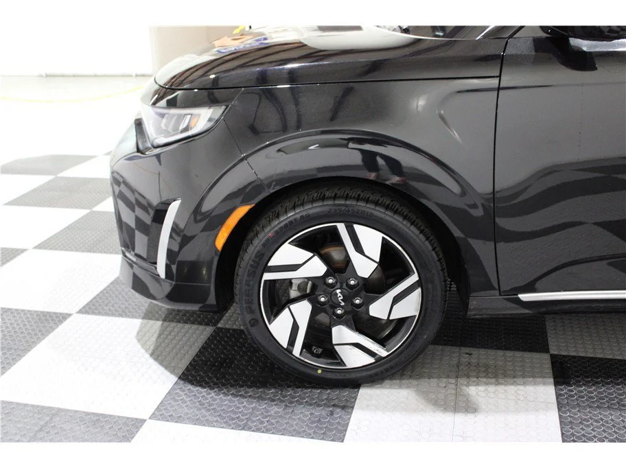 Used 2023 Fusion Black Kia GT-Line image 9