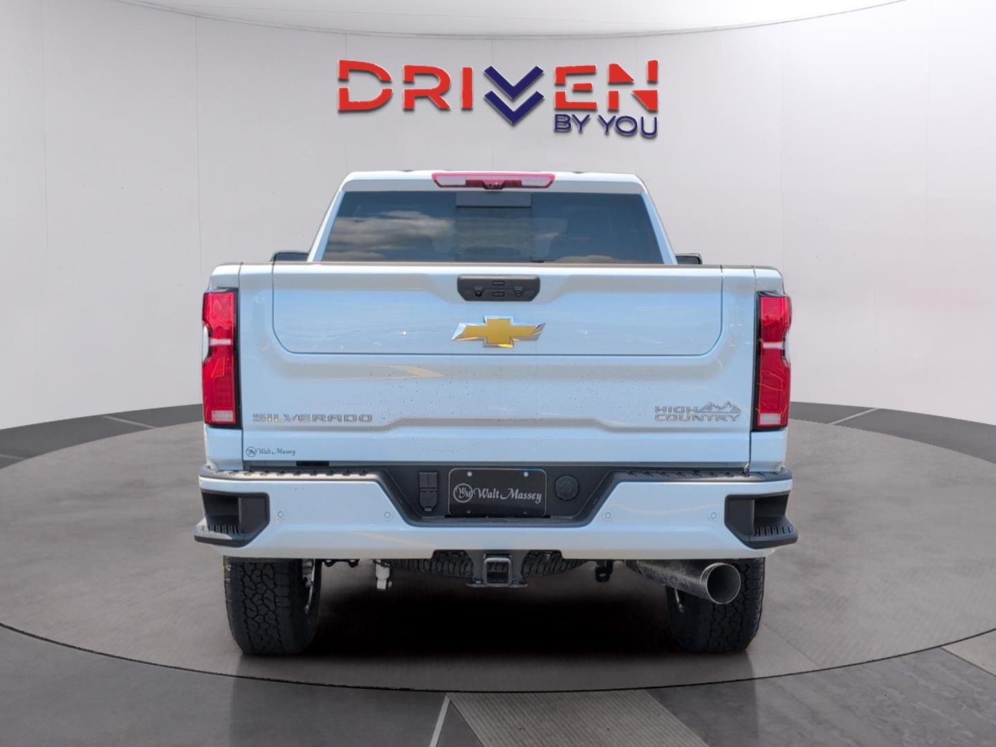 New 2026 Polar White Tricoat Chevrolet High Country image 4