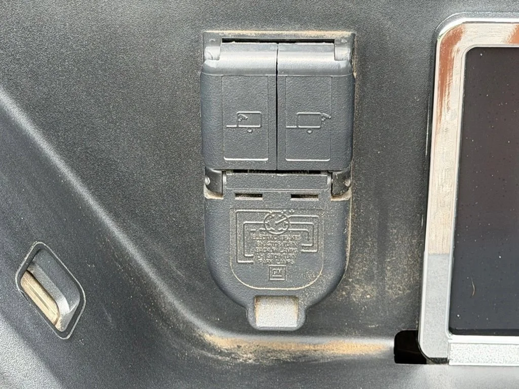 Used 2024 Slate Gray Metallic Chevrolet LT image 27