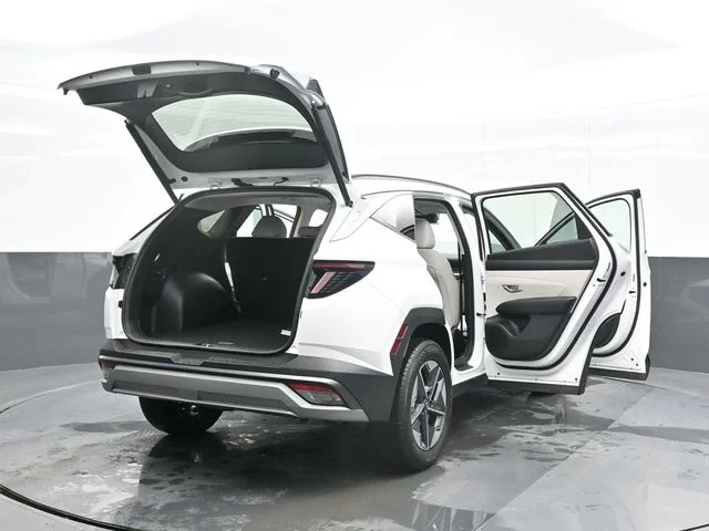 New 2026 White Hyundai SEL Premium image 29