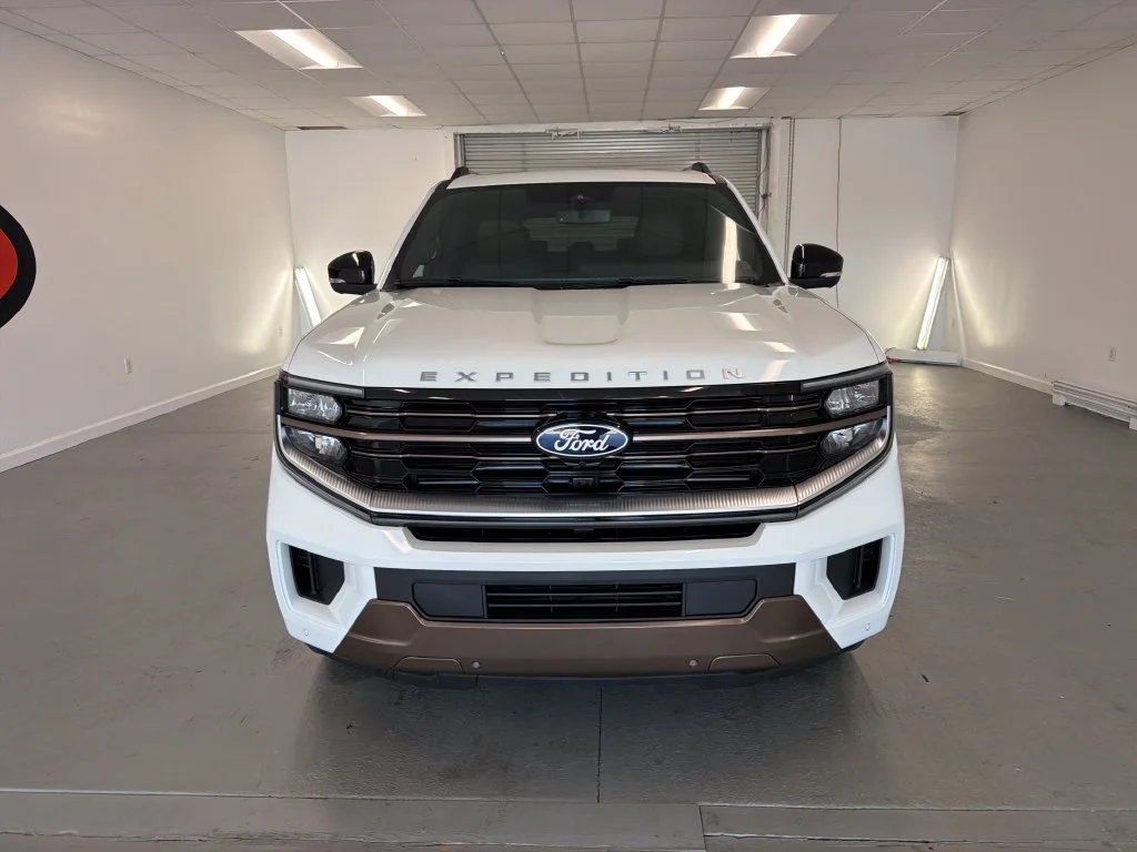 New 2027 Star White Metallic Tri-Coat Ford MAX King Ranch® image 2