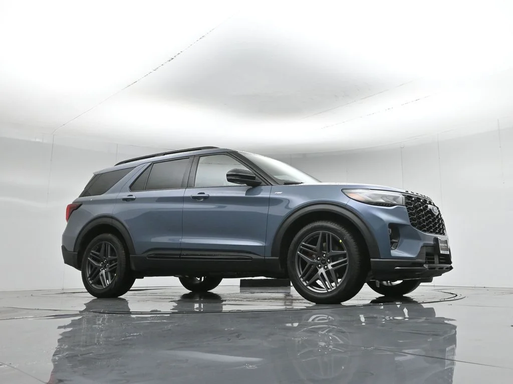 New 2026 Vapor Blue Metallic Ford ST-Line image 3