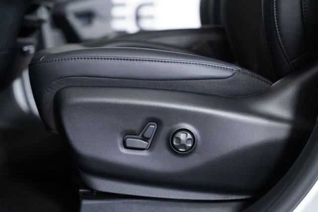 2025 Chrysler Pacifica Select - Photo 22