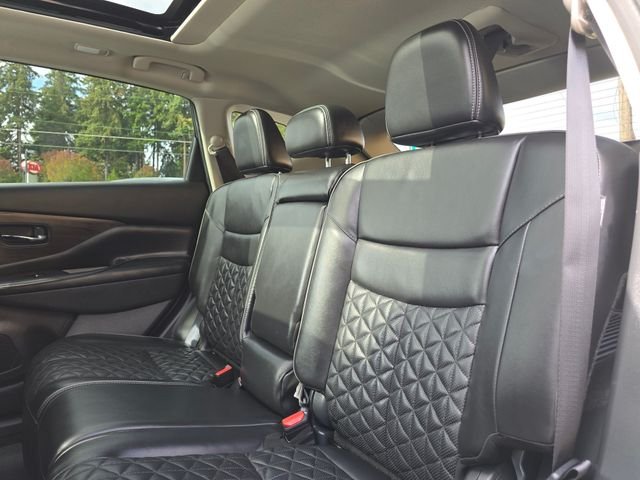 Used 2020 Pearl White Tricoat Nissan Platinum image 17