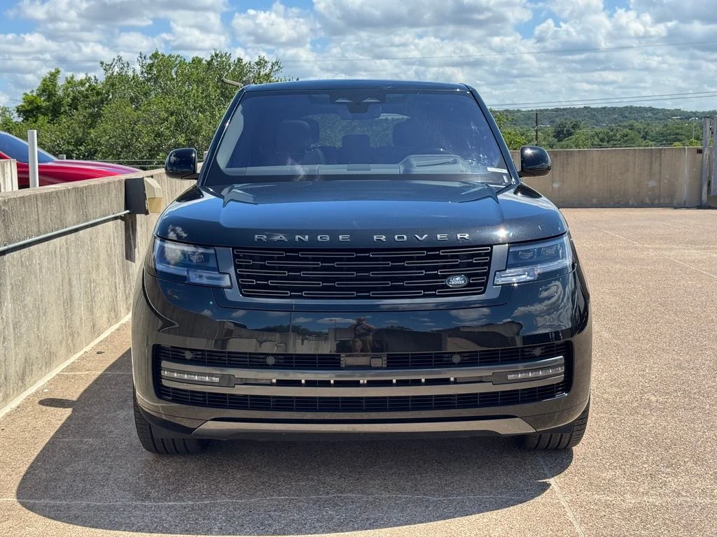 Certified Used 2023 Black Land Rover SE image 3