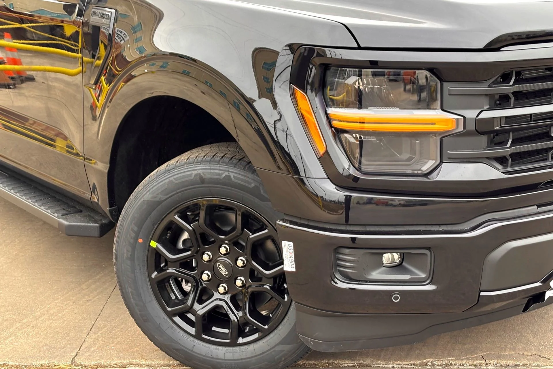 New 2026 Agate Black Metallic Ford XLT image 3