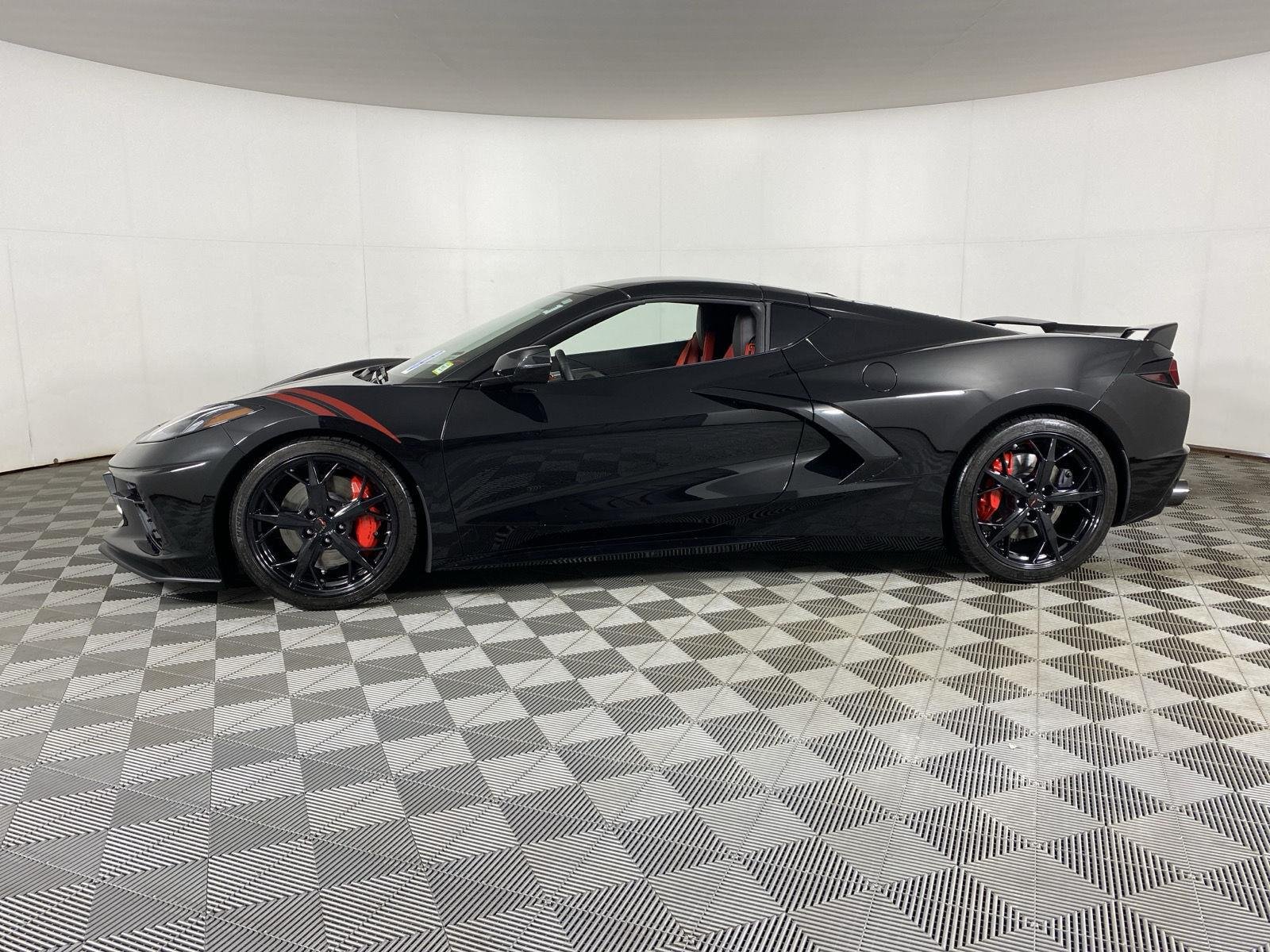 Used 2020 Black Chevrolet 2LT image 4